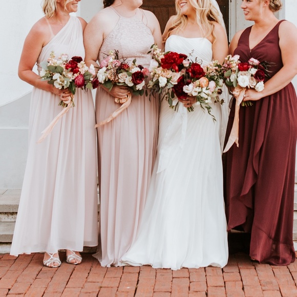 WELCOME TO MY CLOSET! - Picture 3 of 6